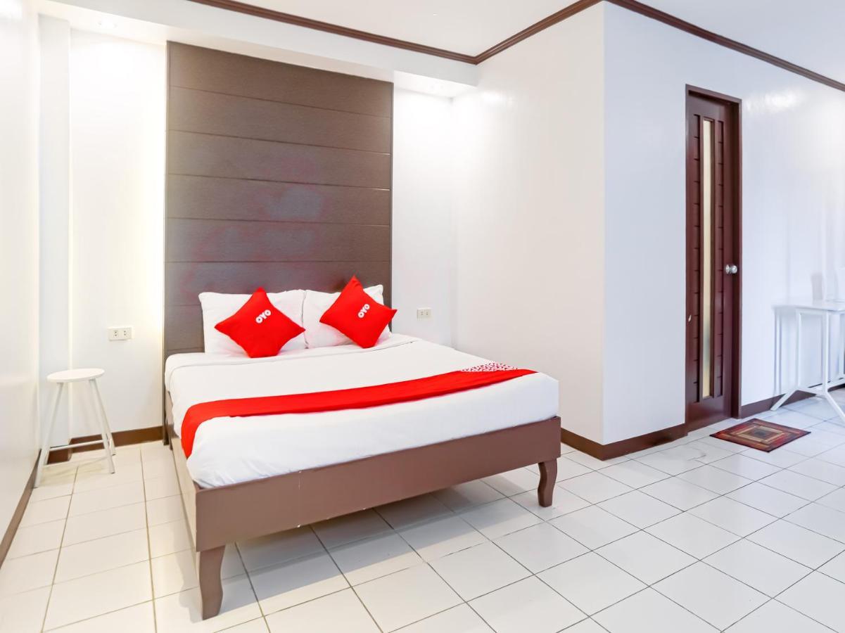 Oyo 759 Royal South Garden Suites Tagaytay City Zewnętrze zdjęcie